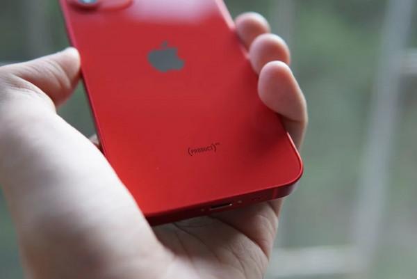 從5499元降至3399元，小屏黨最後的堅持，iPhone也來玩跳水