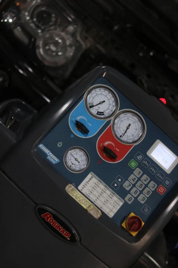 怪獸修車:翻新一輛21萬公里的路虎發現4,老爺子工地拉貨專用車 怪獸修車:翻新一輛21萬公里的路虎發現4,老爺子工地拉貨專用車