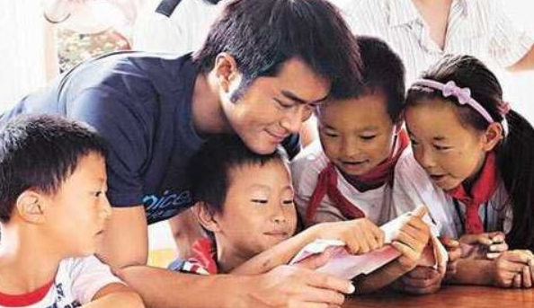 捐建百所學校，如今校內雜草叢生，古天樂慈善的背後沒有那麼簡單