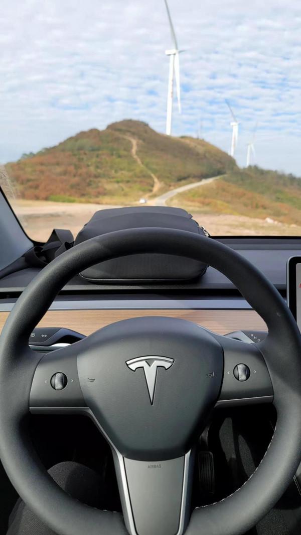 開著特斯拉molelY體驗不一樣的生活露營神仙嶺冬日看日出 開著特斯拉molelY體驗不一樣的生活露營神仙嶺冬日看日出