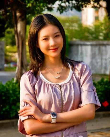 可憐的宋汶雯:被富商丈夫家暴,躲朋友家安胎,27歲因癌症去世 可憐的宋汶雯:被富商丈夫家暴,躲朋友家安胎,27歲因癌症去世