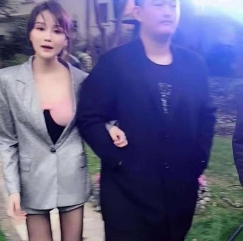 這5位喜劇二代，有的整容成網紅，有的百捧不紅，有的成頂流