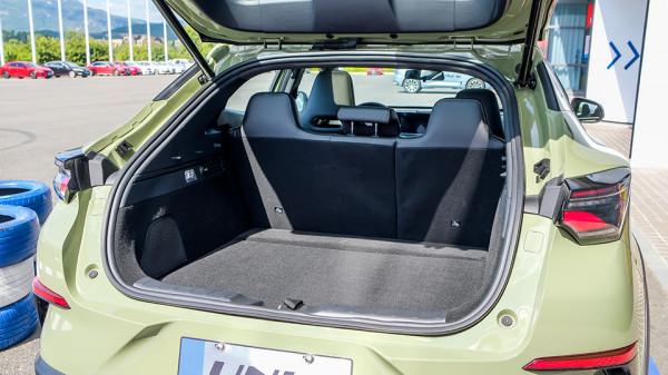 下賽道還不過癮？路試會更舒服，試駕長安UNI-T