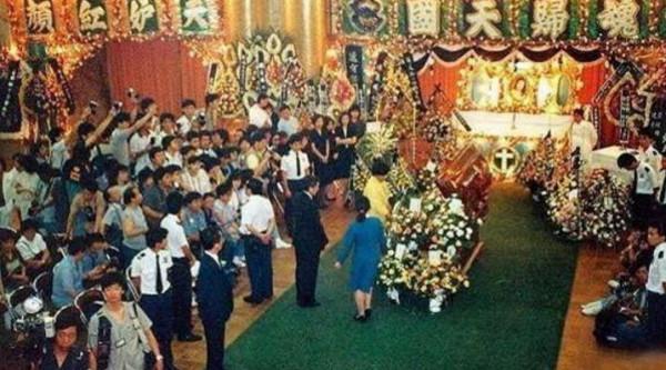 葬禮隆重的明星，每一位離世都令人不捨，最大的78歲，最小的24歲