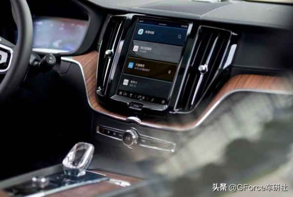 新車|沃爾沃新XC60的雙面性格 新車|沃爾沃新XC60的雙面性格