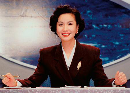 《中國新聞》首個女主播徐俐！29年主持零失誤，60歲含淚告別央視