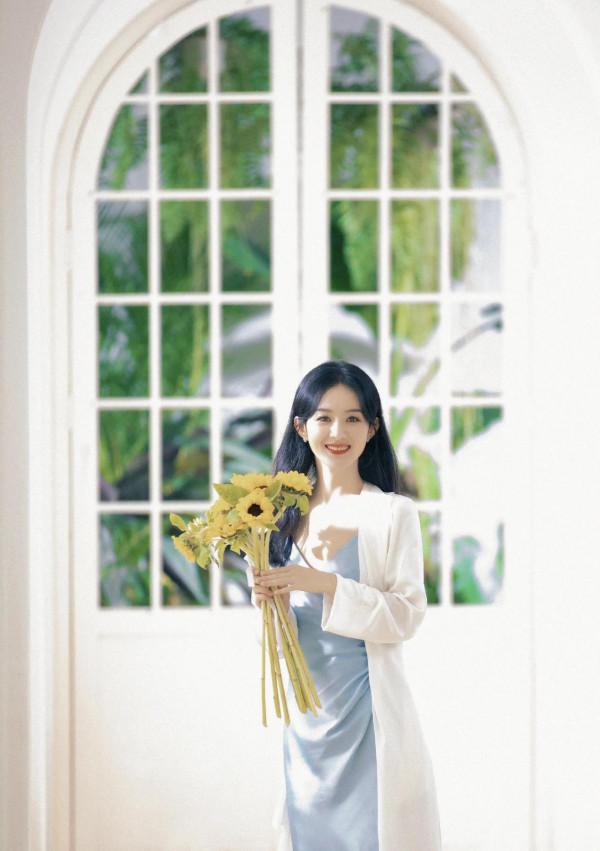 趙麗穎娛樂時尚醉飛雁2022祝福：虎虎生威、大吉大利