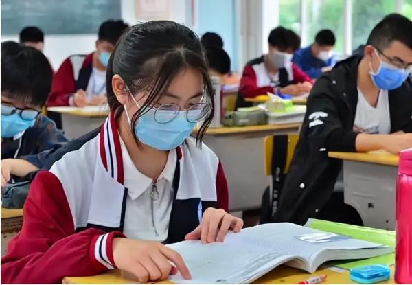 2022年高考，學生考多少分才能上211大學？班主任給出參考標準