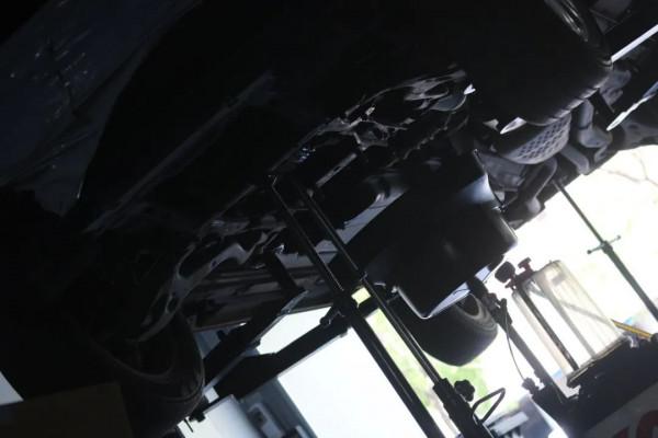 怪獸修車:翻新一輛21萬公里的路虎發現4,老爺子工地拉貨專用車 怪獸修車:翻新一輛21萬公里的路虎發現4,老爺子工地拉貨專用車