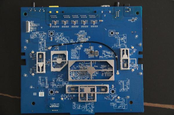 用“有形的翅膀”，讓網速飛起來：網件RAX70路由器拆解測評
