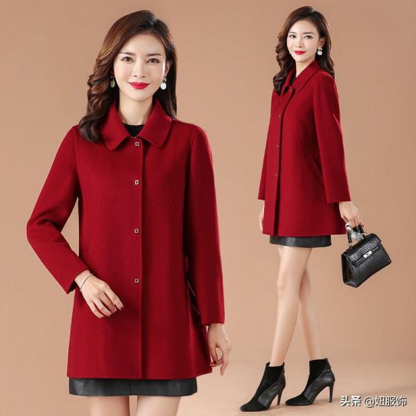 這幾款時髦顯瘦的雙面呢羊毛大衣，40-50歲的媽媽穿上高貴優雅