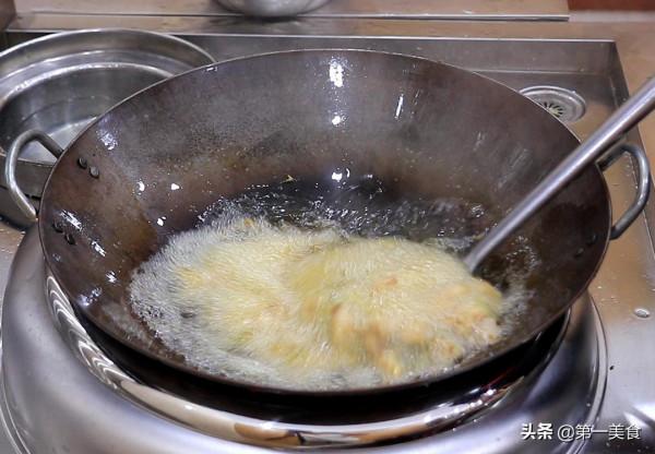 用2個雞腿，跟廚師長學做醬爆雞丁，鮮嫩滑口，醬香濃郁，真下飯