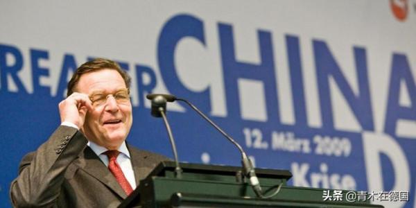 德國前總理：中國正快速崛起，美國害怕失去霸權，正走向盡頭