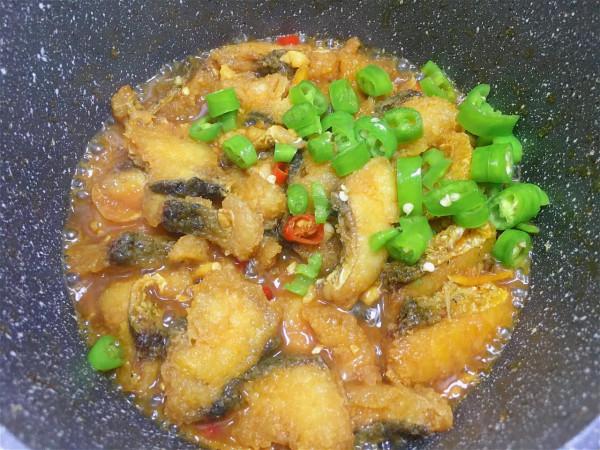 愛吃魚的朋友不要錯過，教你爽口解饞的香辣煎魚塊，好吃又有營養