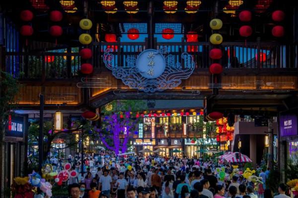 融創邀你回「家」過年，看煙火、賞雪景，盡享五湖四海中國年&period;&period;&period;&period;&period;&period;