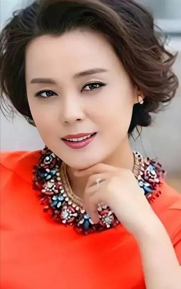 梁愛琪高畫質圖片