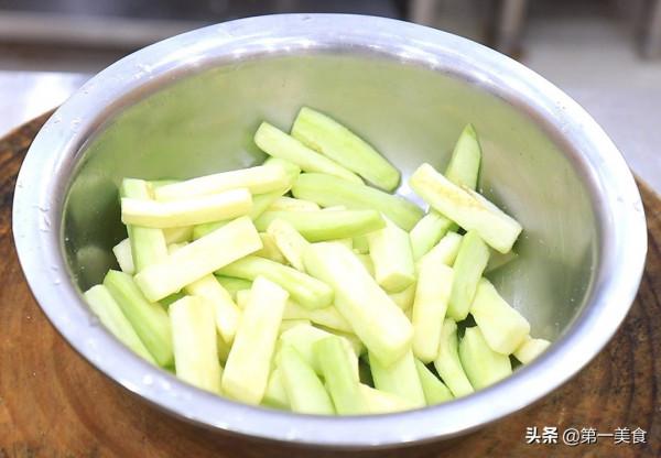 糖醋茄子正確做法,掌握一個關鍵技巧,入口酥脆又酸甜,簡單易學 糖醋茄子正確做法,掌握一個關鍵技巧,入口酥脆又酸甜,簡單易學