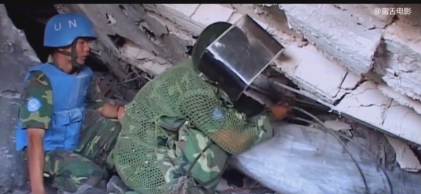 900斤炸彈落到平民區,當地警察不敢拆,中國軍人只用4天徹底拆除 900斤炸彈落到平民區,當地警察不敢拆,中國軍人只用4天徹底拆除