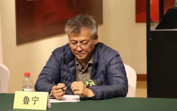 八方共舉：袁氏玉雕今立派！“皇阿瑪”張鐵林蒞臨揭牌