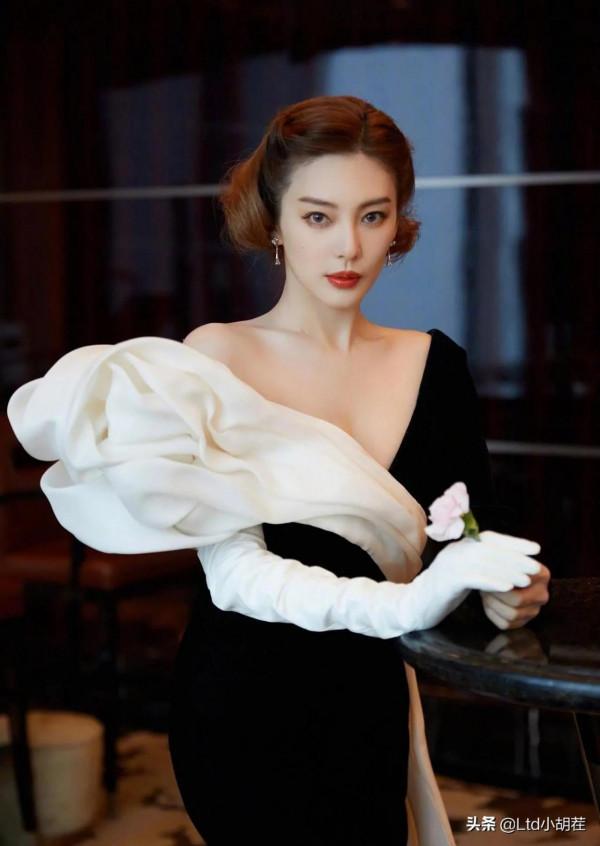 嬌貴女人張雨綺：身穿禮服搭配發型更加顯的嬌貴