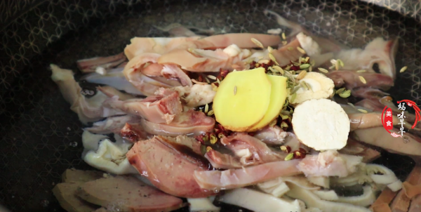 做羊雜湯，記住不要直接下鍋煮，多加1種食材，湯色濃白還沒羶味