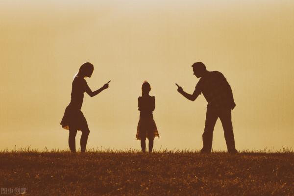 《真希望我父母讀過這本書》上一輩的教養方式在偷偷影響著你 《真希望我父母讀過這本書》上一輩的教養方式在偷偷影響著你