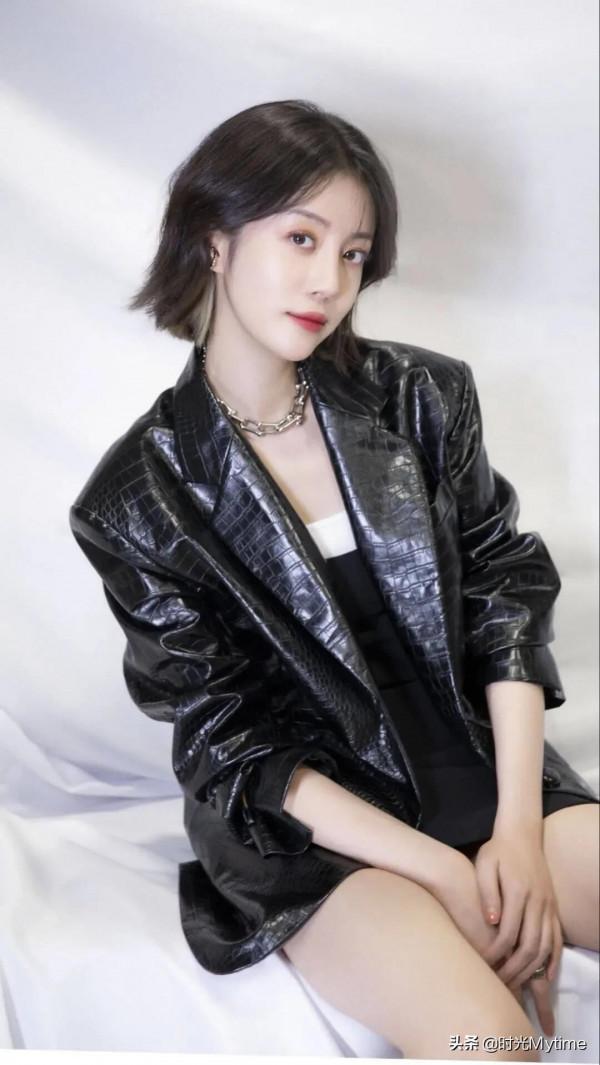 明星桌布：顏值秀場李溪芮