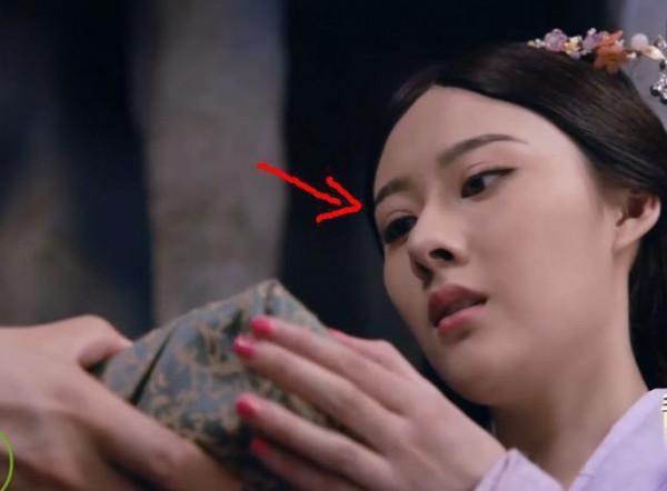 臉上寫滿“假”字，這些整容演員的臉，觀眾看了分分鐘齣戲