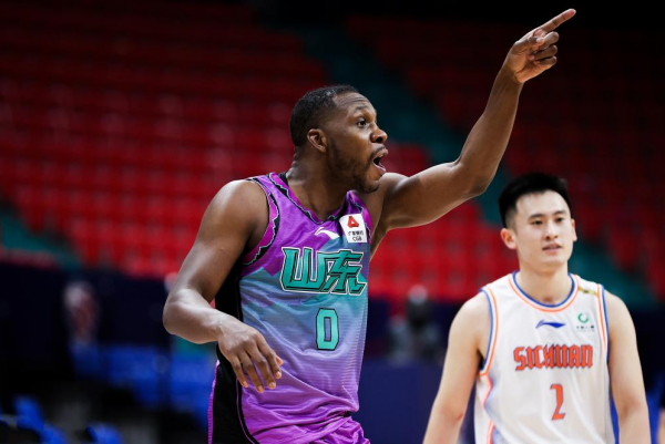 林書豪狀態下滑嚴重，周琦未被隔離，哈德森成CBA第一人