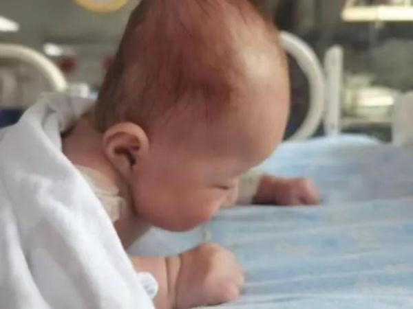 超早產“巴掌寶寶”,115天生命闖關!看哭了…… 超早產“巴掌寶寶”,115天生命闖關!看哭了……