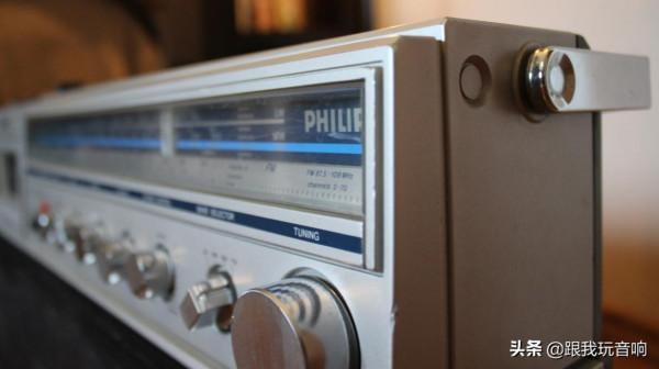 80年代飛利浦推出的D8444立體聲收音機、盒式錄音機Boombox音響 80年代飛利浦推出的D8444立體聲收音機、盒式錄音機Boombox音響