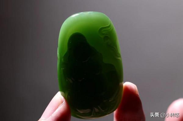 龍是九五之尊，四靈之首，更是天子的代表，象徵著權勢、尊貴