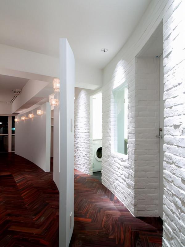 東京新宿28年老宅改造，62平，像畫廊一樣的市中心藏身之處