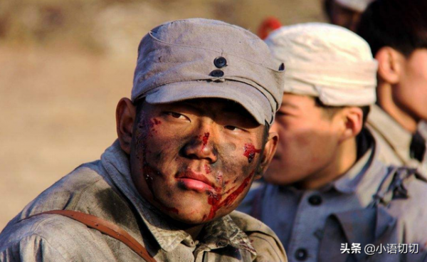 八路軍帽子上的兩粒扣有什麼作用?看完才知道,真是高明 八路軍帽子上的兩粒扣有什麼作用?看完才知道,真是高明