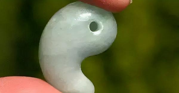 日本人喜愛佩戴的玉器——勾玉 日本人喜愛佩戴的玉器——勾玉