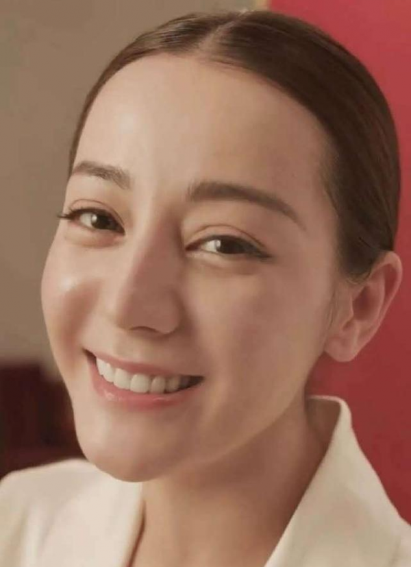 明星化妝也互相模仿？白開水妝容受追捧，有人美出圈有人像沒睡醒