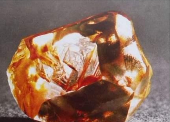 45年前，那個撿到158克拉特大鑽石，捐給國家的女孩，如今怎樣了