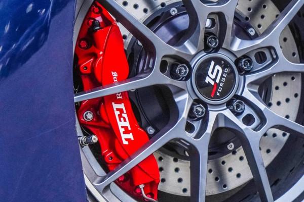 分享剎車改裝案例,英菲尼迪Q50L改裝TEI P60NS六活塞剎車卡鉗套裝 分享剎車改裝案例,英菲尼迪Q50L改裝TEI P60NS六活塞剎車卡鉗套裝