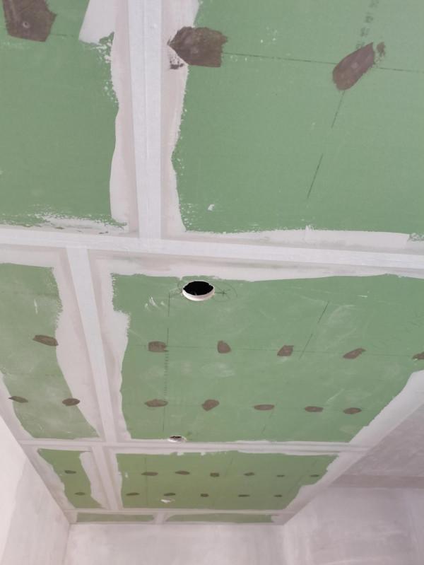 批灰要掛網(牆體刷漆批膩子層之前要掛纖維網)