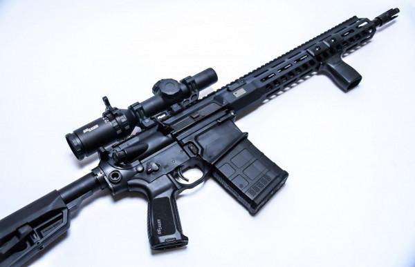 中印兩軍同時裝備新式步槍，印度自豪宣稱，他們的武器更先進