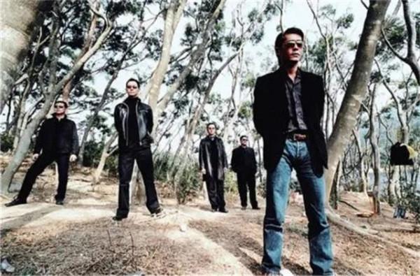 20世紀，越南黑幫在海外欺負中國人，大圈幫得知後，暴打越南黑幫