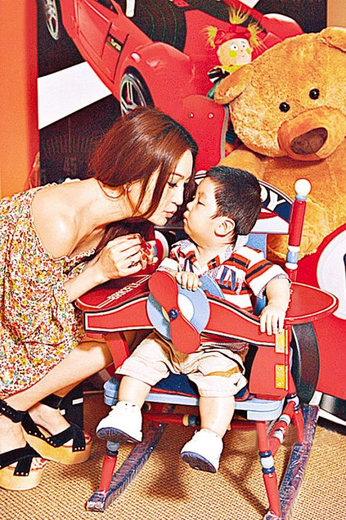 溫碧霞:嫁名門之後無生育,與丈夫收養南京孤兒做兒子 溫碧霞:嫁名門之後無生育,與丈夫收養南京孤兒做兒子