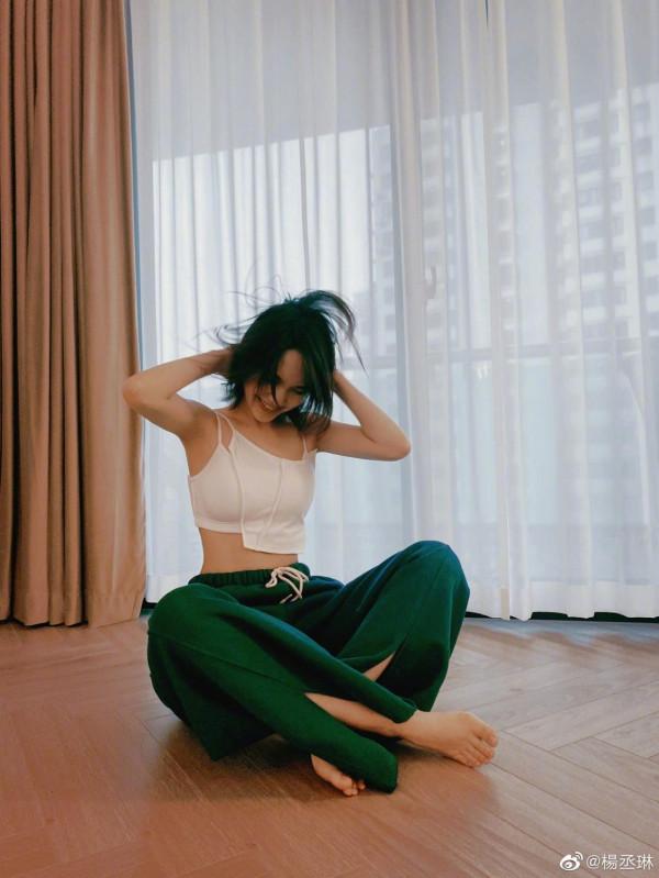 李榮浩老婆真好看，可甜可鹹，時而很可愛，時而那麼酷