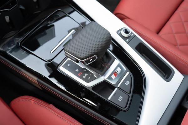 降維打擊的奧迪S4，配V6+8AT+純正quattro，4秒多破百，還能家用