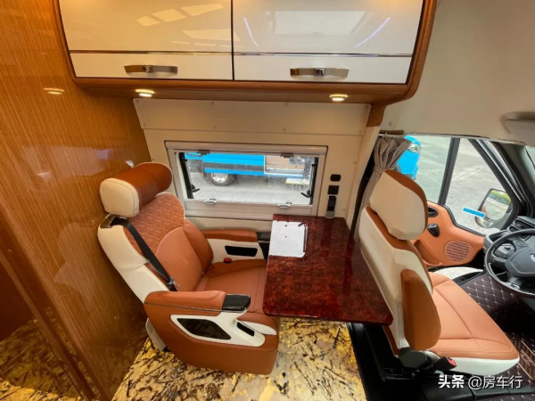 衛航野獸奢華版房車來襲!商旅兩用,號稱房車中的“勞斯萊斯”? 衛航野獸奢華版房車來襲!商旅兩用,號稱房車中的“勞斯萊斯”?