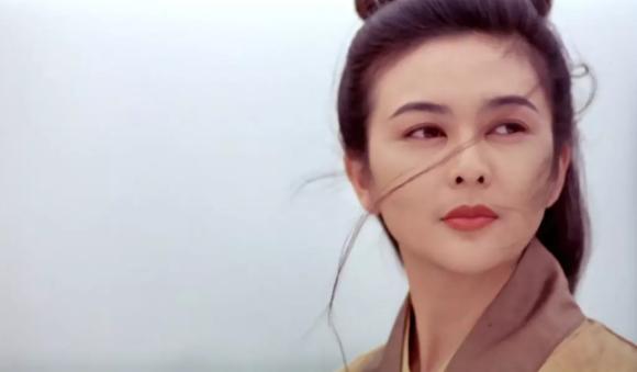 59歲關之琳現身富豪生日宴,膚白貌美似凍齡,與22歲港姐冠軍同框 59歲關之琳現身富豪生日宴,膚白貌美似凍齡,與22歲港姐冠軍同框