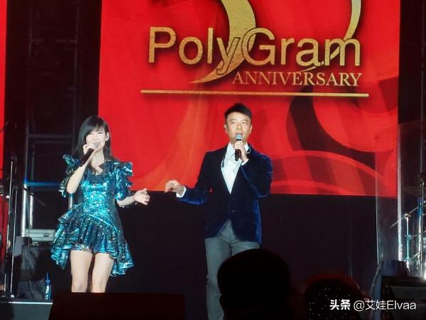 周慧敏久違登臺表演,穿荷葉裙體態似愛豆,四託一舉頭頂搶盡風頭 周慧敏久違登臺表演,穿荷葉裙體態似愛豆,四託一舉頭頂搶盡風頭