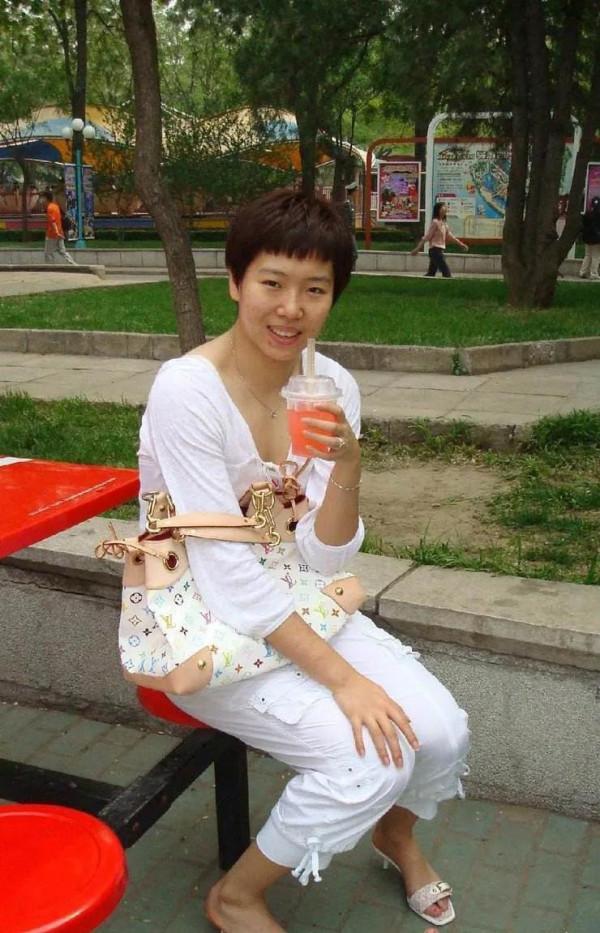 大滿貫李曉霞退役後，創立“霞旅”計劃，在青少年中積極推廣國球