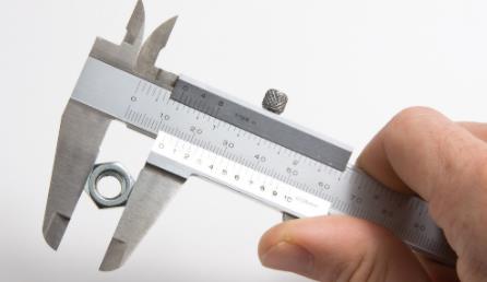 奇趣物理知識：有人能穿越時空嗎？歷史上這幾個人有點像