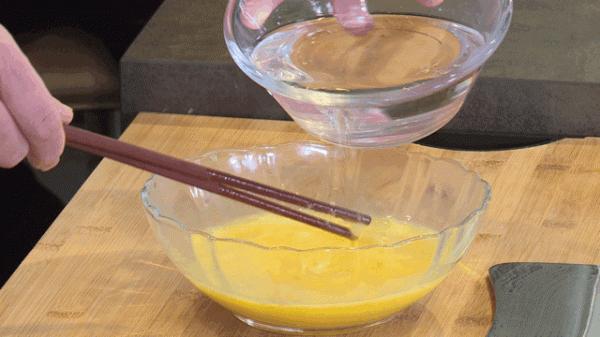 這樣蒸雞蛋，嫩到沒蜂窩